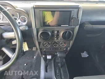 2010 Jeep Wrangler Unlimited Rubicon - miniatura 11