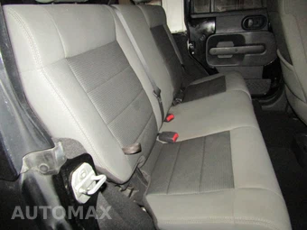 2010 Jeep Wrangler Unlimited Rubicon - miniatura 15