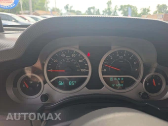 2010 Jeep Wrangler Unlimited Sahara - miniatura 9