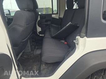 2010 Jeep Wrangler Unlimited Sahara - miniatura 13