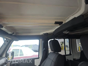 2010 Jeep Wrangler Unlimited Sahara - miniatura 17