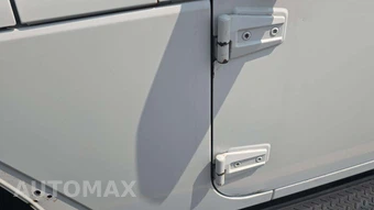 2010 Jeep Wrangler Unlimited Sahara - miniatura 25