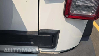 2010 Jeep Wrangler Unlimited Sahara - miniatura 26