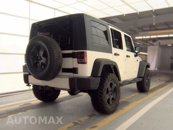 2010 Jeep Wrangler Unlimited Sahara - miniatura 4