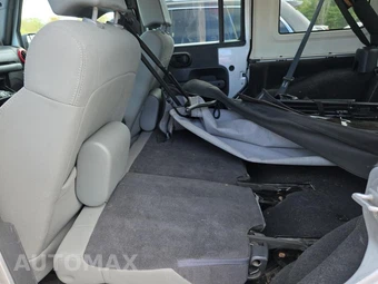 2010 Jeep Wrangler Unlimited Sahara – miniatura 16