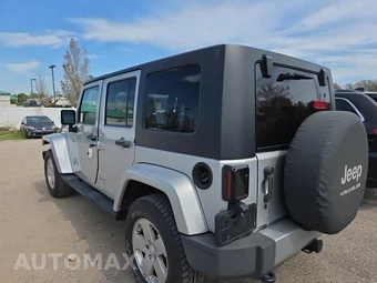 2010 Jeep Wrangler Unlimited Sahara – miniatura 6