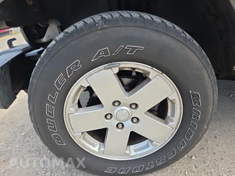 2010 Jeep Wrangler Unlimited Sahara – miniatura 8