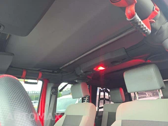 2010 Jeep Wrangler Unlimited Sport - miniatura 11