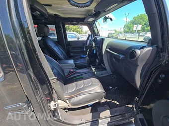 2010 Jeep Wrangler Unlimited Sport - miniatura 18