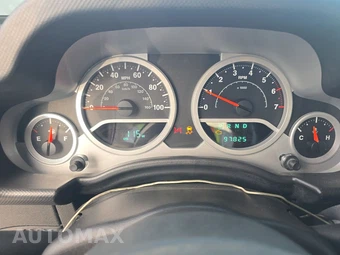 2010 Jeep Wrangler Unlimited Sport - miniatura 12