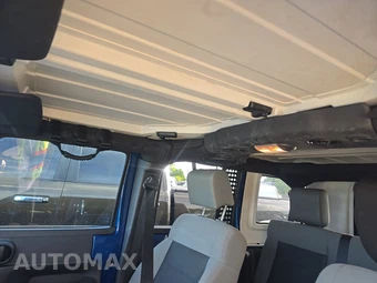 2010 Jeep Wrangler Unlimited Sport - miniatura 17