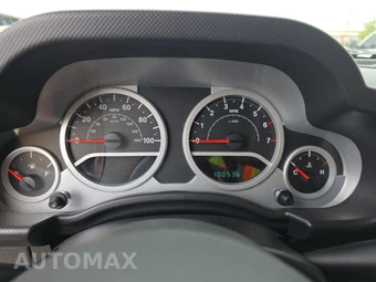 2010 Jeep Wrangler Unlimited Sport - miniatura 12