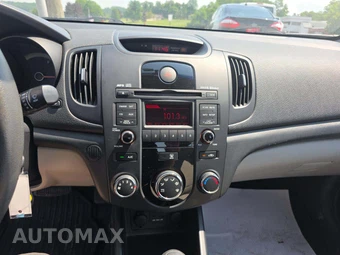 2010 Kia Forte EX Sedan – miniatura 10
