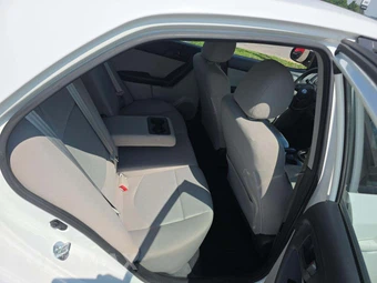 2010 Kia Forte EX Sedan – miniatura 16