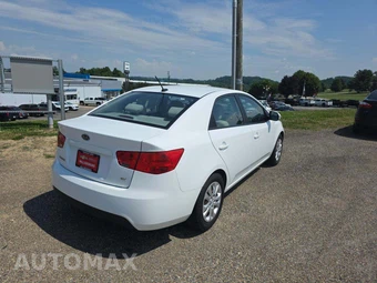 2010 Kia Forte EX Sedan – miniatura 3