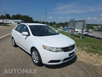 2010 Kia Forte EX Sedan – miniatura 4