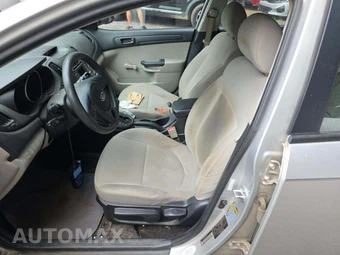 2010 Kia Forte LX Sedan – miniatura 6