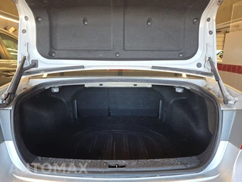 2010 Kia Optima SX – miniatura 16