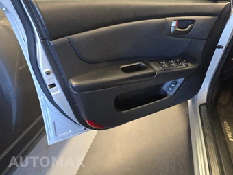 2010 Kia Optima SX – miniatura 9