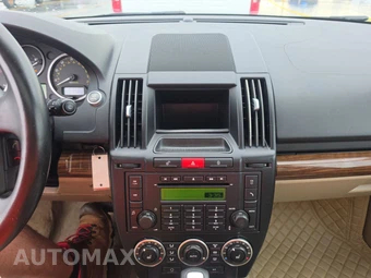 2010 Land Rover LR2 HSE – miniatura 11