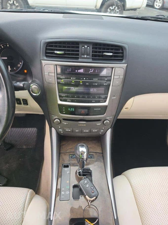 2010 Lexus IS 250C Convertible – miniatura 10