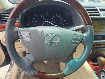 2010 Lexus LS 460 – miniatura 10