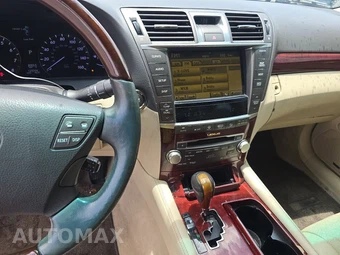 2010 Lexus LS 460 – miniatura 11