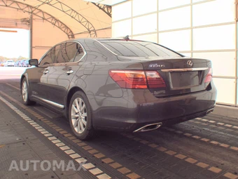 2010 Lexus LS 460 – miniatura 6