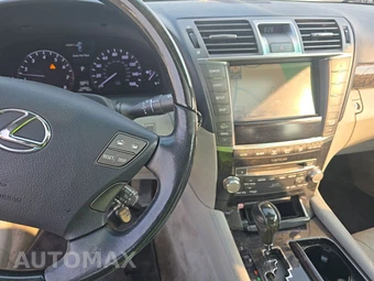 2010 Lexus LS 460 – miniatura 11