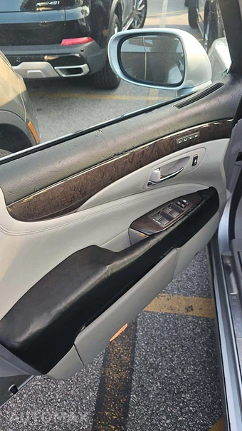 2010 Lexus LS 460 – miniatura 26