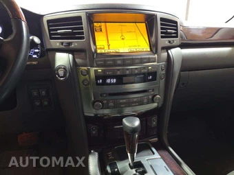 2010 Lexus LX 570 – miniatura 10