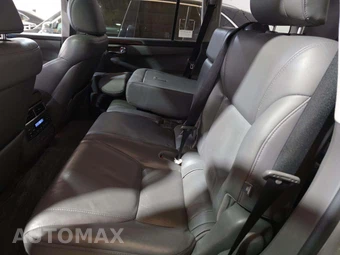2010 Lexus LX 570 – miniatura 13