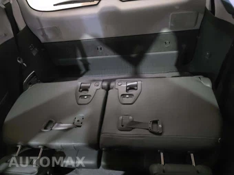 2010 Lexus LX 570 – miniatura 14