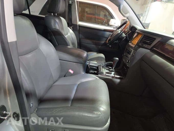 2010 Lexus LX 570 – miniatura 19