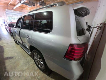 2010 Lexus LX 570 – miniatura 2