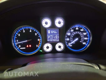 2010 Lexus LX 570 – miniatura 9