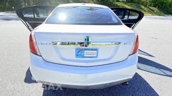 2010 Lincoln MKS – miniatura 18