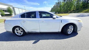 2010 Lincoln MKS – miniatura 3