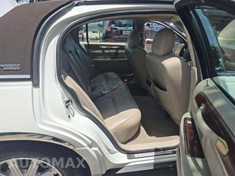 2010 Lincoln Town Car Signature Limited – miniatura 13