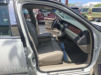 2010 Lincoln Town Car Signature Limited – miniatura 15
