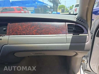 2010 Lincoln Town Car Signature Limited – miniatura 16