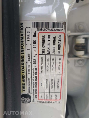 2010 Lincoln Town Car Signature Limited – miniatura 2