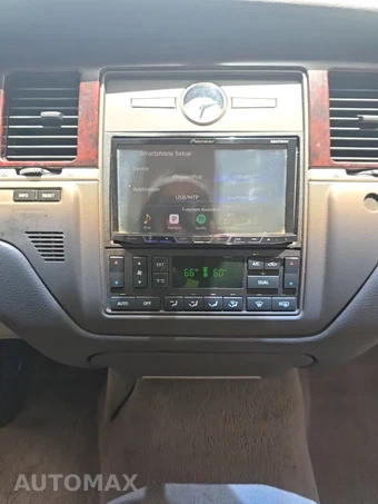 2010 Lincoln Town Car Signature Limited – miniatura 23