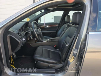 2010 Mercedes-Benz C 300 4MATIC – miniatura 3
