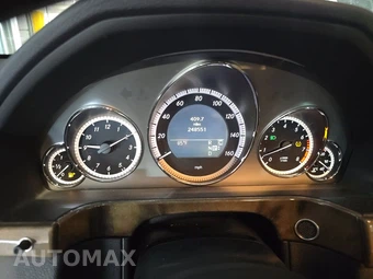 2010 Mercedes-Benz E 350 4MATIC Sedan – miniatura 12