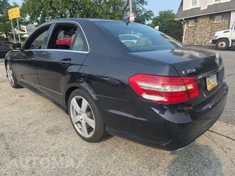 2010 Mercedes-Benz E 350 4MATIC Sedan - miniatura 2