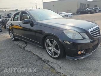 2010 Mercedes-Benz E 350 4MATIC Sedan - miniatura 4