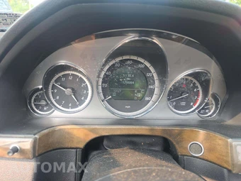 2010 Mercedes-Benz E 350 4MATIC Sedan - miniatura 9