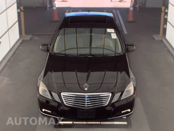 2010 Mercedes-Benz E 350 4MATIC Sedan – miniatura 2