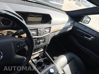 2010 Mercedes-Benz E 350 4MATIC Sedan – miniatura 17